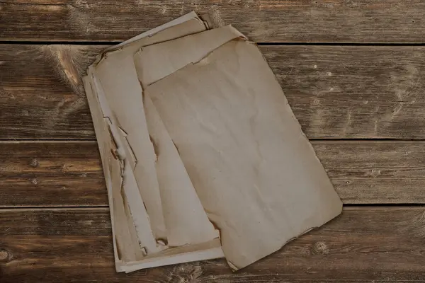 Mesaj, tasarım metni, kırsal kağıt demetinde boş boşluk, eski kağıt dokusunun maketi, tasarım alanı için arkaplan