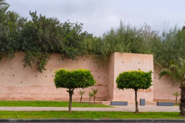 Eski kale duvarı, otantik geleneksel Fas mimarisi, eski ortaçağ binaları, Afrika Seyahat Kaygıları, Kültür Mirası