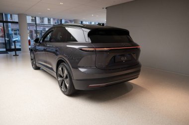 Çin markası Nio 'dan siyah elektrikli SUV, Studio' dan tamamen elektrikli EL6, showroom 'daki zarif araç, sıfır emisyonlu ulaşım, elektrikli araba yeniliği, Frankfurt, Almanya - 4 Mart 2024