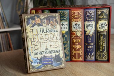 JK Rowling 'in Harry Potter kitapları her yaştan okuyucular için merak ve heyecan uyandırıyor ve güç hayal gücünü ve hikaye anlatımını kutluyor, Frankfurt - 22 Aralık 2023