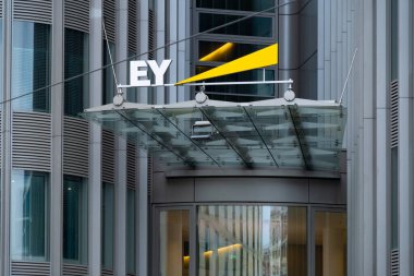 EY International denetim, danışmanlık şirketi binası, Ernst ve Young, Business and Finance, şirketler dünya ekonomisi, Business Technology, Berlin, Almanya - 24 Nisan 2024