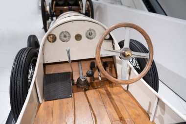 Direksiyon, İçişleri, kokpit, klasik Porsche Austro Daimler ADS R Sascha 1922, spor Oldtimer, otomotiv tutkusu, tarih otomotiv sektörü gösterisi Stuttgart, Almanya - 26 Ocak 2024