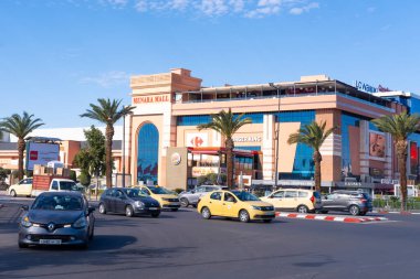 Marakeş Menara Alışveriş Merkezi 'ndeki en büyük alışveriş merkezleri, ürünlerin perakende satış, Afrika ülkelerinde ticaret, Marakeş, Fas - 9 Ocak 2024