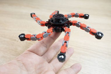 Kadın eli dönen, anksiyete, panik atak ve dikkat eksikliği çeken insanlar için stres atağı