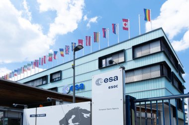 Avrupa Uzay Ajansı, Avrupa Uzay Operasyonları Merkezi, ESA, ESOC logosu, telekomünikasyon, navigasyon, izleme, kozmik yeniliğe geçit, Darmstadt, Almanya - 26 Haziran 2024 