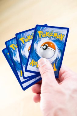 Hobi koleksiyonu Pokemon Ticaret Kart Oyunu, çocuklar için koleksiyon kartı oyunu, arkadaşlarla savaş, Eğitim Oyunları, Pokemon Fan Kültürü, Frankfurt - 26 Ocak 2024