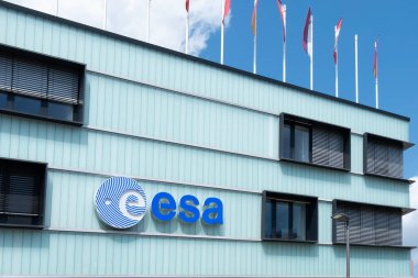 Avrupa Uzay Ajansı, Avrupa Uzay Operasyonları Merkezi, ESA, ESOC logosu, telekomünikasyon, navigasyon, izleme, kozmik yeniliğe geçit, Darmstadt, Almanya - 26 Haziran 2024 