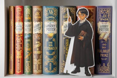 JK Rowling 'in Harry Potter kitapları her yaştan okuyucular için merak ve heyecan uyandırıyor ve güç hayal gücünü ve hikaye anlatımını kutluyor, Frankfurt - 22 Aralık 2023