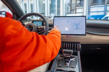 Elektronik ekran, direksiyon, BYD ATTO 3 Car Electric Car, test sürüşü, EVChinese BYD imalatçısı Frankfurt - 31 Ocak 2024