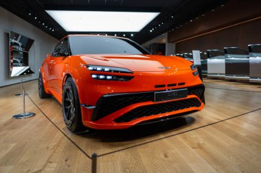 elektrik turuncu GV60 Magma Kavramı, cesur dış tasarım, lüks SUV, premium sportif iç mimari, ilk performans alt markası Genesis, lüks ev Hyundai, Londra - 17 Eylül 2024