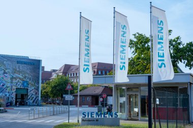 Siemens logosu, Alman işyeri şirketi Siemens AG elektrik mühendisliği, elektronik, enerji donanımı, ulaşım ve iletişim 20 Ağustos 2024
