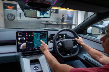 Kırmızı IGM işareti IG Metal logosu, Alman baskın metal işçileri sendikası, Avrupa 'nın en büyük sanayi sendikası, işçi ilişkileri, ulusal pazarlık, Grnheide, Almanya - 22 Nisan 2024 