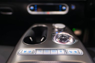 tüm elektrikli Hyundai Genesis GV60 otomobil Studio, Kore 'de, sürücü sütunu premium elektrikli cip, gelişmiş teknoloji, otomotiv endüstrisi, Edinburgh, Birleşik Krallık - 24 Ekim 2024