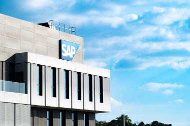 SAP SE logosu, dijital dönüşüm, yazılım geliştirme, işletme yönetimi, yenilikçi dijital mühendislik, Walldorf, Almanya - 29 Temmuz 2024