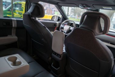 Kia EV3 GT-line iç hatları, kabin, sürücü ve yolcu koltukları, spor tasarım ve elektrik güç treni, yüksek performanslı elektrik geçişi, gelişmiş teknoloji, Frankfurt - 3 Şubat 2025