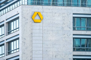 Ticari banka binası, marka kimliği, Avrupa bankacılık merkezi Frankfurt am Main, Hesse, Almanya profesyonel hizmetleri, Frankfurt - 9 Şubat 2025