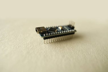Elektronik çip, böcek, mikro kontrolörler ve elektronik DIY projeleri için devre bağlantıları, bilişsel geliştirme, sinirsel implantlar, nöroteknoloji ilerlemeleri