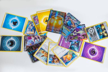 Pozitif çocuk Pokemon Ticaret Kart Oyunu, çocuklar için tahsil edilebilir kart oyunu, sarı Pikachu, oyunculuk hayal gücü, Eğitim Oyunları, Pokemon Fan Culture, Frankfurt - 29 Mart 2025