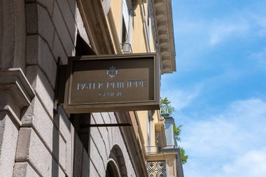 Lüks Patek Philippe saat dükkanı, butik, Milan 'da İsviçre moda perakendecisi, moda alışverişi Galerisi Vittorio Emanuele, Milan, İtalya - 21 Mayıs 2025