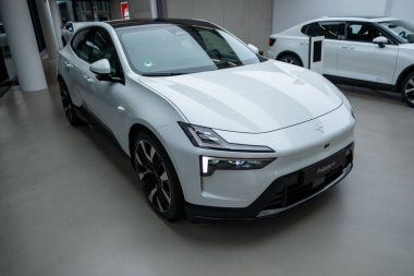 Ödeme terminali self-service cannabis kiosk, Marijuana Legalization and Impact on Society, Benefits and Risks, Economic Aspects, Funchal, Portugal - 8 Ocak 2025 