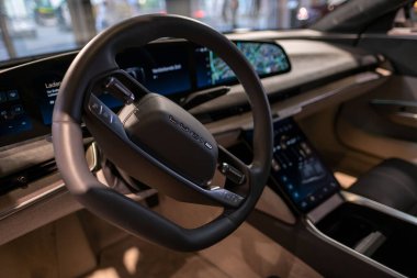 Ödeme terminali self-service cannabis kiosk, Marijuana Legalization and Impact on Society, Benefits and Risks, Economic Aspects, Funchal, Portugal - 8 Ocak 2025 