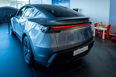 Tesla model 3 Highland facelift, sürücü koltuğu, gösterge paneli, navigasyon, sürücü güvenliği, çevre aracı, Frankfurt, Almanya - 28 Haziran 2025 