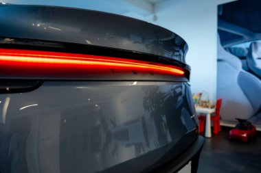Tesla model 3 Highland facelift, sürücü koltuğu, gösterge paneli, navigasyon, sürücü güvenliği, çevre aracı, Frankfurt, Almanya - 28 Haziran 2025 