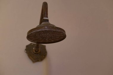 Geniş yelpazeli ürünleri olan modern perakende mağazası, Telefon, tablet ve aksesuar satış ofisi, aygıtlar ve elektronik aletler için teknik onarım ofisi, masalar ve monitörler 