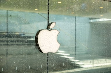 Tanınmış hukuk firması Baker McKenzie, yasal ve finansal uzmanlık merkezi, Modern ofis binası girişi, Almanya Frankfurt 'ta profesyonel iş - 30 Haziran 2025 