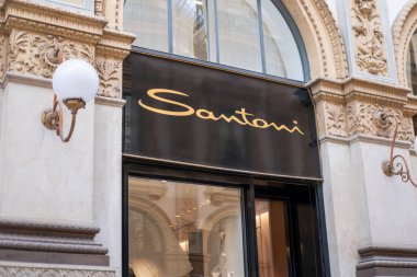 Atılmış büyük piller, uygun pil geri dönüşümü ve imhası, sorunlu elektronik atıkların vurgulanması, atık güç hücreleri, çevresel kaygılar, Yeşil Girişim, Frankfurt, Almanya - 4 Temmuz 2025 