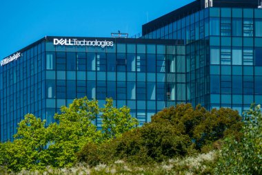 Dell Teknolojileri Amerikan teknoloji şirketi, kişisel bilgisayarları, sunucuları, veri depolama cihazlarını, ağ anahtarlarını, yazılımları, Frankfurt 'u geliştirir, satar ve destekler - 11 Ağustos 2025