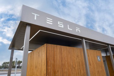 Tesla Giga Berlin lobisi, Gigafactory Berlin-Brandenburg Tesla 'nın Avrupa' daki ilk üretim yeri, Berlin 'deki en gelişmiş, sürdürülebilir ve verimli tesisimiz - 19 Şubat 2024