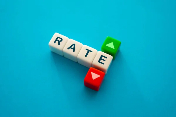 속도를 올리거나 낮추는 할인율 부동산 대출이요 서비스의 가격은 인플레이션에 결정된다 — 스톡 사진