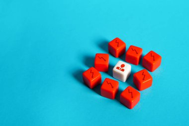 İşletmeyi lider yönetti ve kayıplar yaşadı. Finansal felaket, kötü yönetim. İflas. Ekonomik kriz. Borç yükü. Hatalar yüksek maliyetlere yol açtı. Yeniden yapılanma, yeniden yapılanma. Gelir artışı.