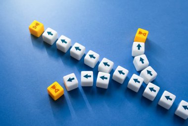 Her sonuç bir ödül getirir. Bütün seçenekler başarıya götürür. Çözüm çok yönlüdür. Evrensellik kavramı. Her durumda iyi bir sonuç için güven. Kabul edilebilir bir sonuçla tatmin ol.