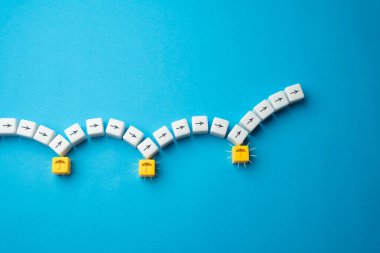 Sigorta düşmeni engelliyor. Güvenilir bir desteğe. Arkanı kolla. İşinizi yapmaya devam edin, krizin sonuna kadar dayanın. Çökmeye ve iflasa karşı koruma.