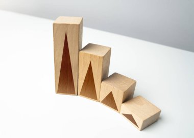 Büyüme ölçeği. Gelişme, terfi. Kariyer ilerlemesi. Başarıya ulaş ve yeni zirveleri fethet. Satışlarda, kârda ve ziyaretçilerde artış. İnternetteki bahislerin istatistikleri ve analizleri.