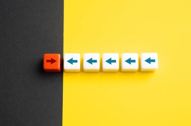 Genel gidişatı izlemeyi reddediyor. Hareket direnci. Sayıca az olan düşmanla yarışın. Herkese karşı gel. Muhaliflere baskı. Yüzleşme ve rekabet.