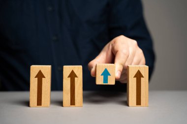 Hakları ve fırsatları eşitleyin. Büyüme ve gelişme, terfi. Başarıya ulaş ve yeni zirveleri fethet. Bireyleri büyüme ve kariyer gelişimi yaşayabilecekleri bir ortama yükseltmek.