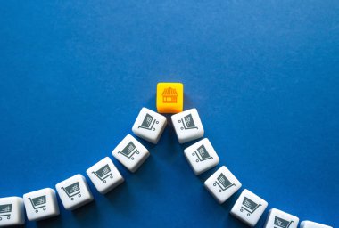 Markete alışverişe git. Büyük indirim. Terfi ve indirimler. En iyi özel teklifler. Pazarlama, sadakat programları. Tüketici tercihleri. Birçok alıcıyı cezbetmek. Bum satın almak. Reklamcılık