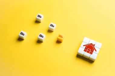 Piyasadaki en hızlı teslimat. Verimli dağıtım ağlarındaki e-ticaret, perakende veya diğer endüstriler. Mal teslimatı. Ulaşım ve lojistikte verimlilik, hız ve güvenilirlik.