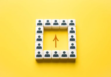 Gruptaki hareketin yönünü belirleyin. İşbirliği takım çalışması. Organize bir grup oluşturuyorlar. Güçlendirme, güçlendirme. Akıl hocalığı ve rehberlik. Talimatları al.