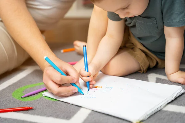 Beautiful Little Toddler Boy Two Three Years Old Dad Draws — Stock Photo, Image
