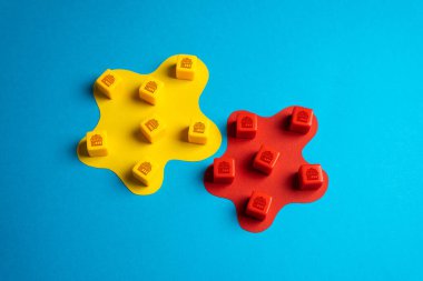 Rakip mağazalar ve kapsamı. Topraklar ve müşteriler için rekabet. Piyasa ve izleyici kitlesi mücadelesi. Marka farkındalığı, varlığı ve hizmet düzeyinde karşılaşma