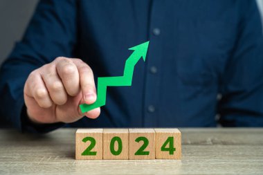 2024 ve Green Arrow yukarı. Gelecek yıl bir artış olacağı tahmin ediliyor. Kâr ve siparişlerde artış, ekonomik büyüme. Uygun yatırım koşulları. Refah, refah. Dört gözle bekliyorum.
