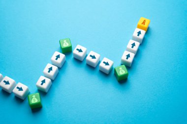 Yeni bir girişim için yatırım aranıyor. Bağış kampanyaları. Para birikimi. Yatırımcı ve kredi arayacağız. Yeni uzay yarışı. Umut verici bir proje