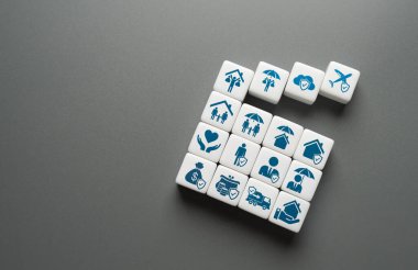 Kapsamlı sigorta kapsamındaki riskler arasında kazalar, doğal afetler, hırsızlık ve diğer beklenmedik olaylar yer alıyor. Koruma alanı