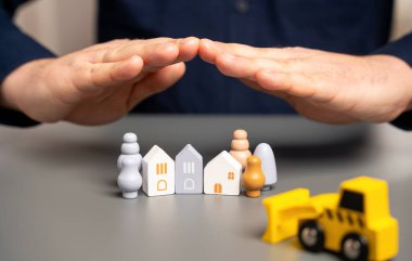 Binaların yıkılmasına karşı koruma. Binaların tarihsel önemi. Yasadışı inşaat ya da yıkım. Yerleşim yerlerinin koruyucusu ve ikamet edenlerin haklarını koruyan.