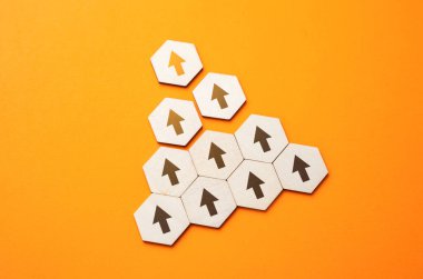 Büyüme potansiyeli kazan. Hedefe doğru itmek için güç kazan. Kaynaklarını biriktir. Kişisel gelişim, kariyer gelişimi, iş büyümesi. Ulaşım, ulaşım, ulaşım.