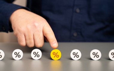 İpotek veya depozito için en iyi faiz oranını seçin. Yatırımdan kazanç. Düşük vergiler. Uygun fiyatlı krediler. Kredi puanı iyi. Nakit alışveriş ikramiyesi. İndirim..
